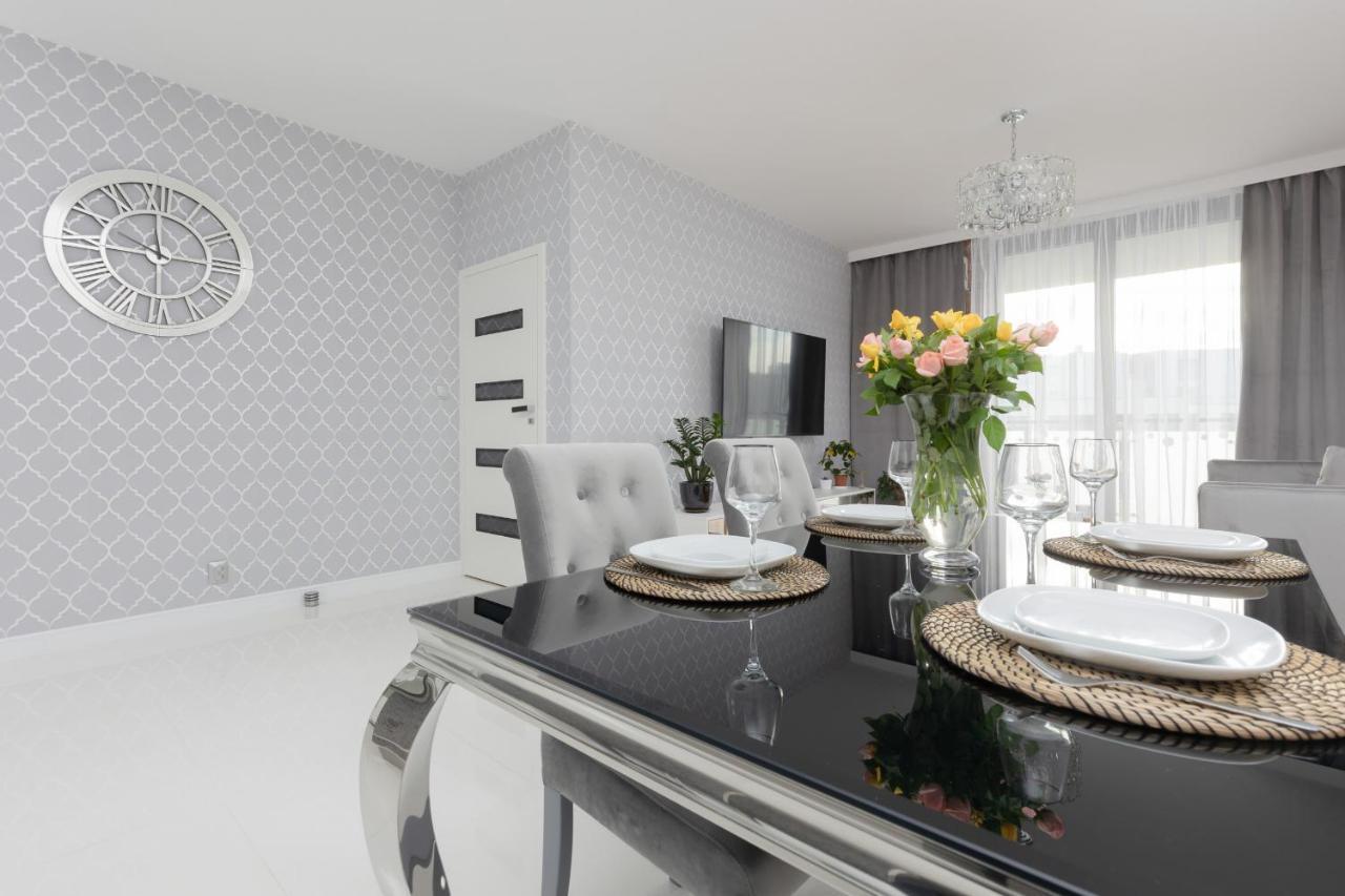 Warsaw Silver Residence By Renters Prestige Exterior photo