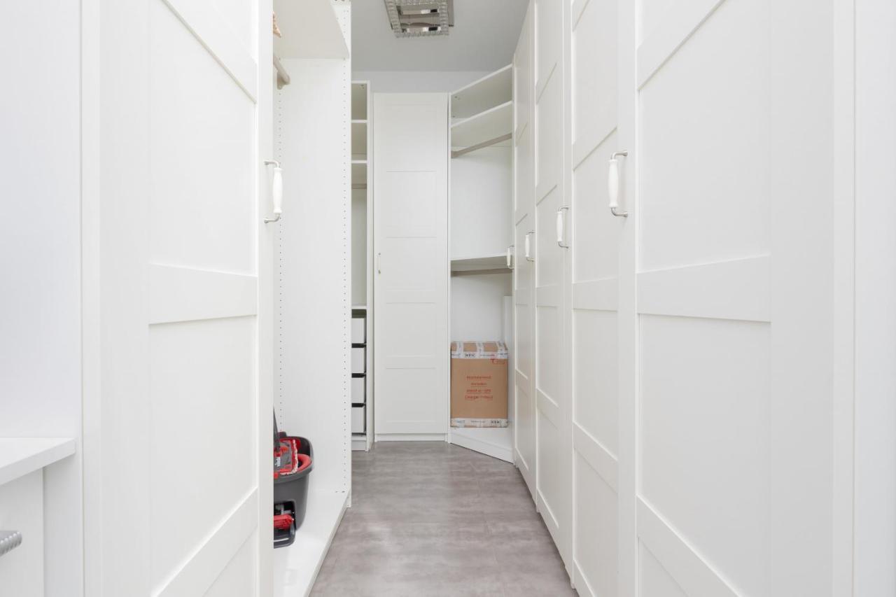 Warsaw Silver Residence By Renters Prestige Exterior photo